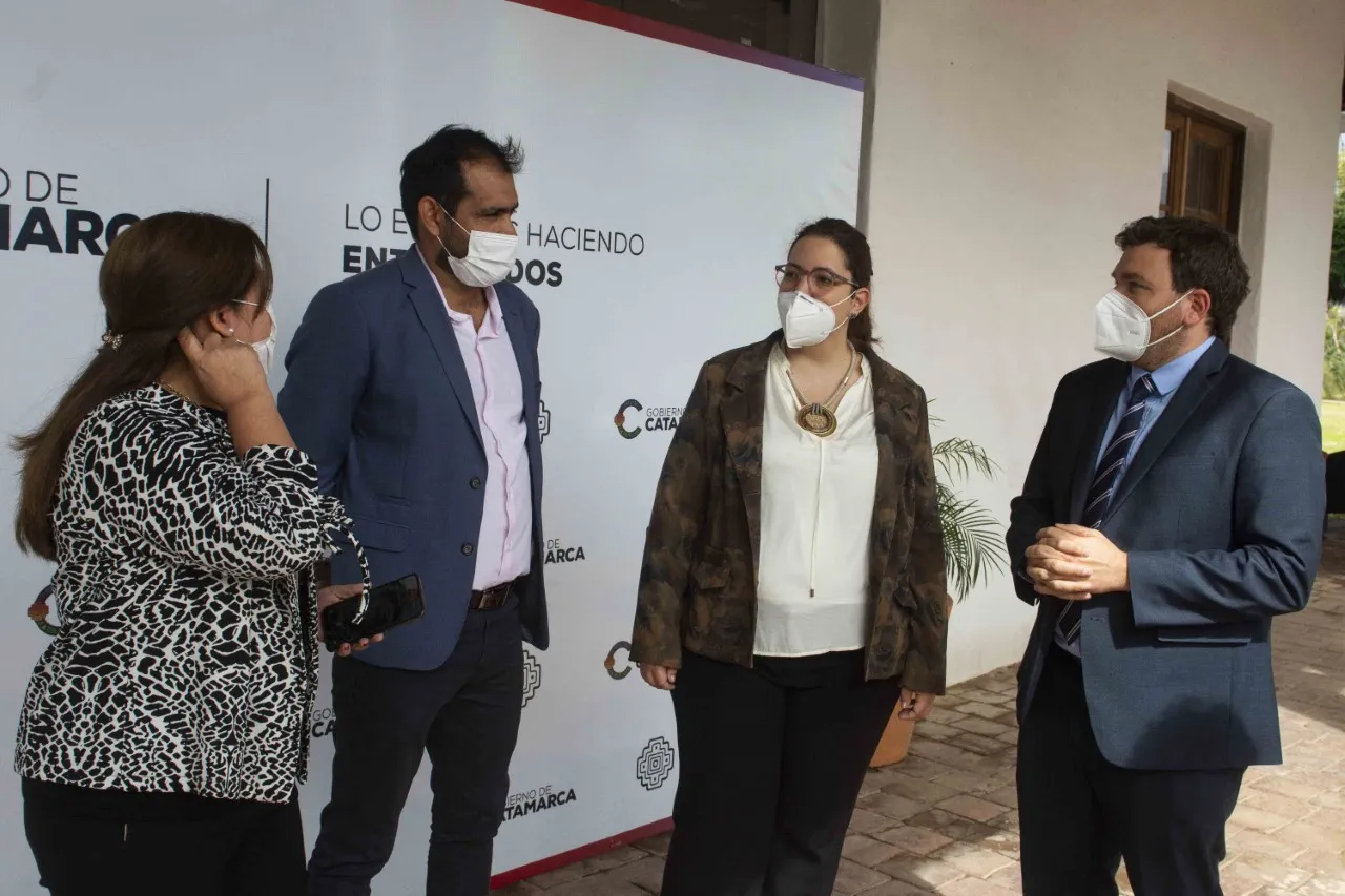 Que diferencia a SUTECA de los otros gremios docentes