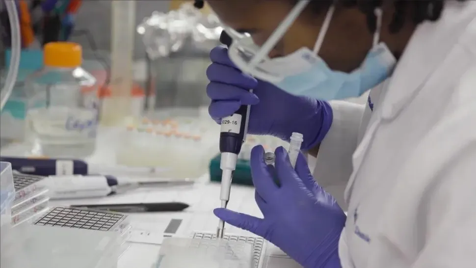 Qué se sabe de la vacuna rusa contra el coronavirus que se producirá en territorio argentino