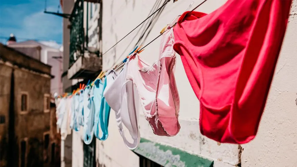 Qué significa el color de tu orina y cuándo debes preocuparte