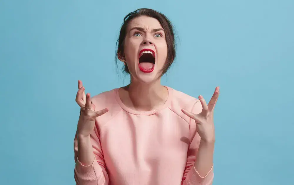 Qué significa que una persona se quede sin voz en momentos de nerviosismo