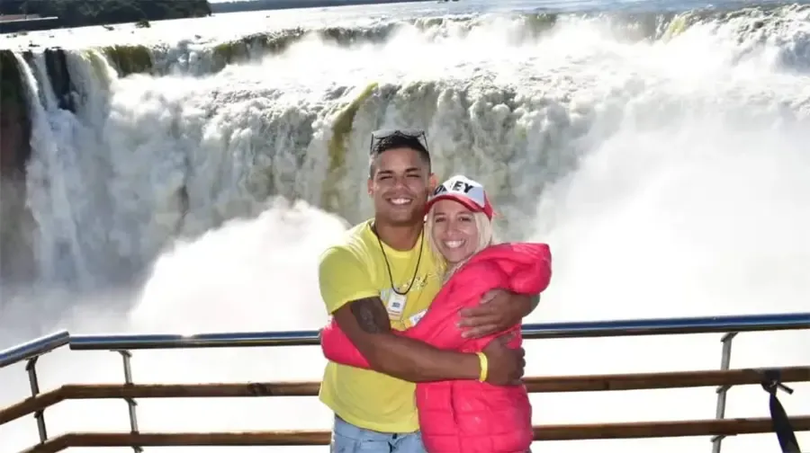 Quedó viudo y convirtió a su hija de sólo 13 años en su pareja