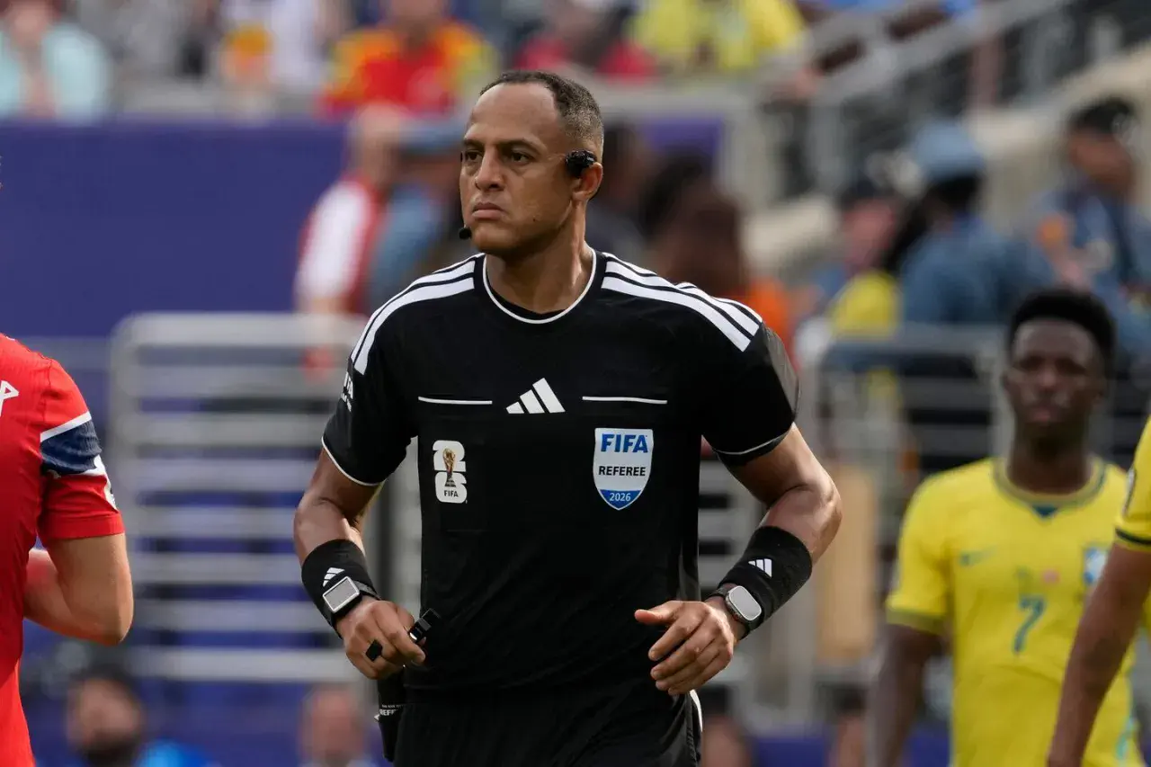 Quién es el árbitro que dirigirá Argentina-Inglaterra
