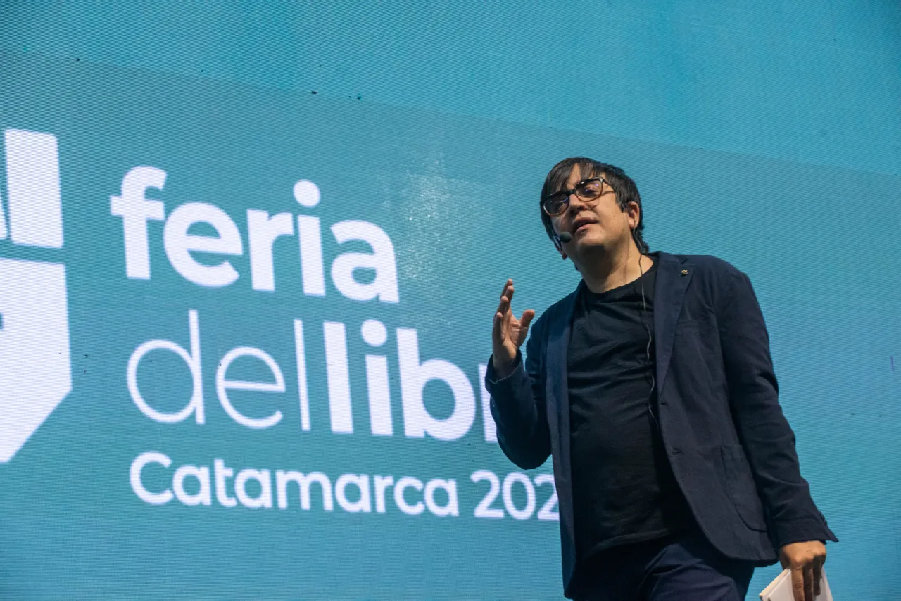 Quién es Julio Pitbull, el influencer libertario que noqueó al guardapesladas de los Moyano