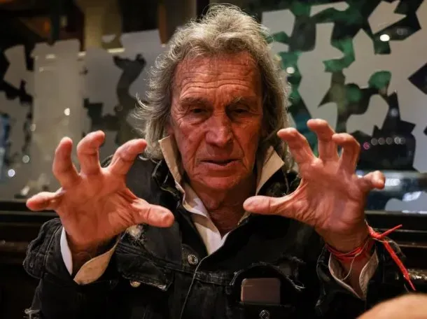 Quién es Raymond Burke, el candidato a Papa más mencionado de América