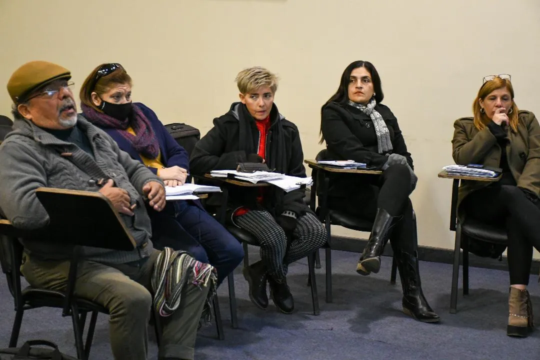 Quiénes son los participantes que tenían flatulencias en El Hotel de los Famosos