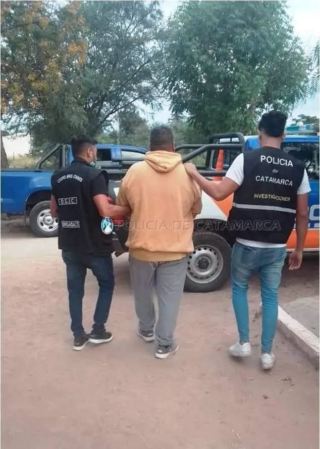 Quisieron hacer un asado en una plaza y la Policía se llevó la carne