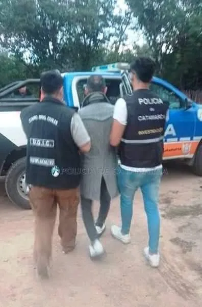 Quisieron hacer un asado en una plaza y la Policía se llevó la carne
