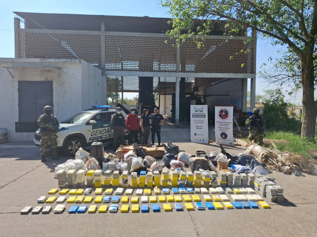 Realizan la incineración de cocaína, marihuana, pastillas y troqueles de LSD