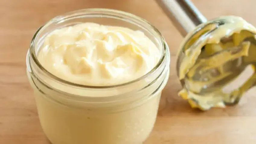 Receta para este viernes: La mejor mayonesa vegana, casera y sin huevo para disfrutar sin culpas