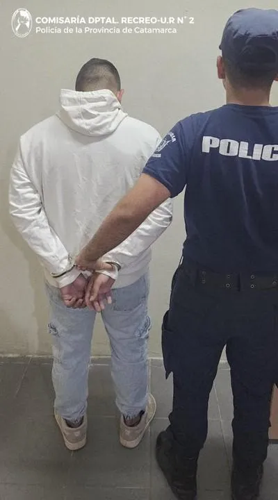 Robaron 6 vehículos del Polideportivo de la Policía