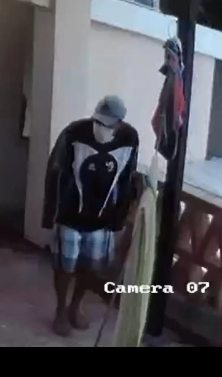 Sangrienta pelea entre hermanos: casi lo mata a machetazos