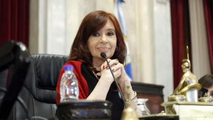 Se compró un bóxer, no le quedó como esperaba, culpó a la empresa y terminó humillado en redes