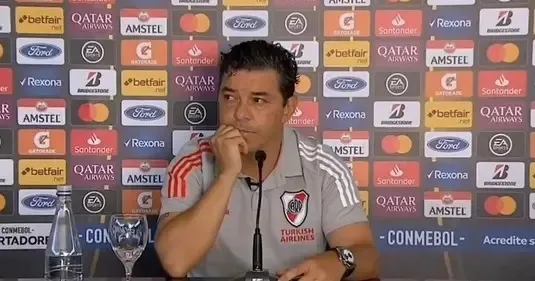 Se encadenó frente al Juzgado de familia