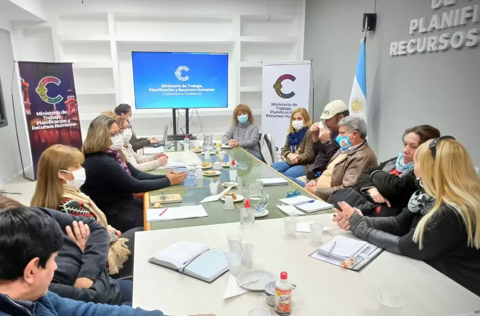 Se filtró el video de un festejo íntimo de Juan Darthés en su casa