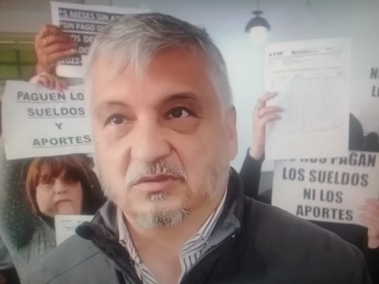 Se juntó a tomar y el perro de su amigo le arrancó el pene de un mordisco
