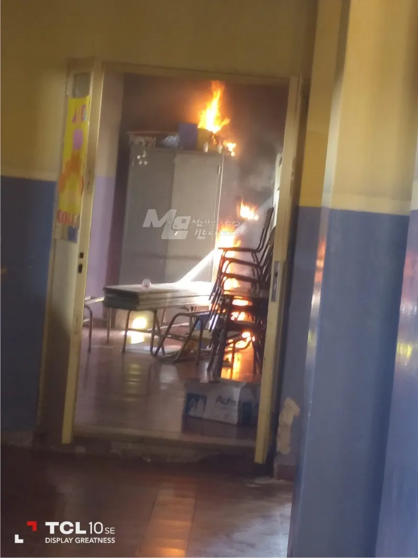 Se mudó a una casa, sacó una selfie y notó algo aterrador detrás