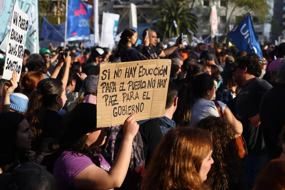 Se negó a pagar el viaje en remis