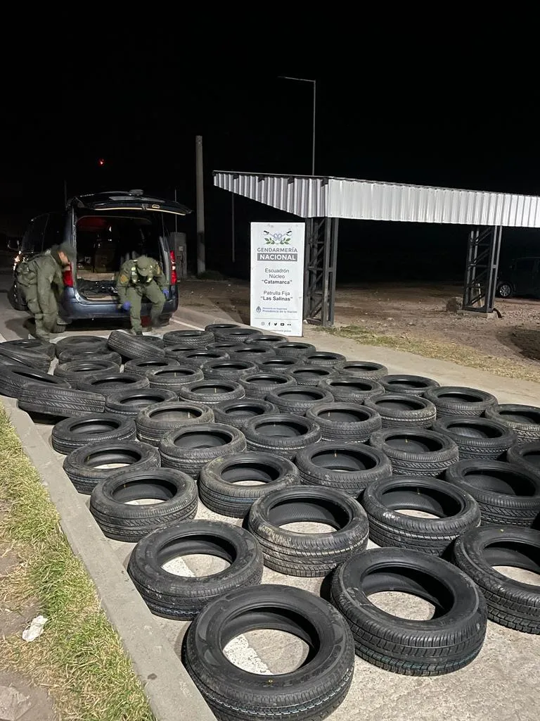 Se presentaron con bidones de nafta y pretendían incendiar un local
