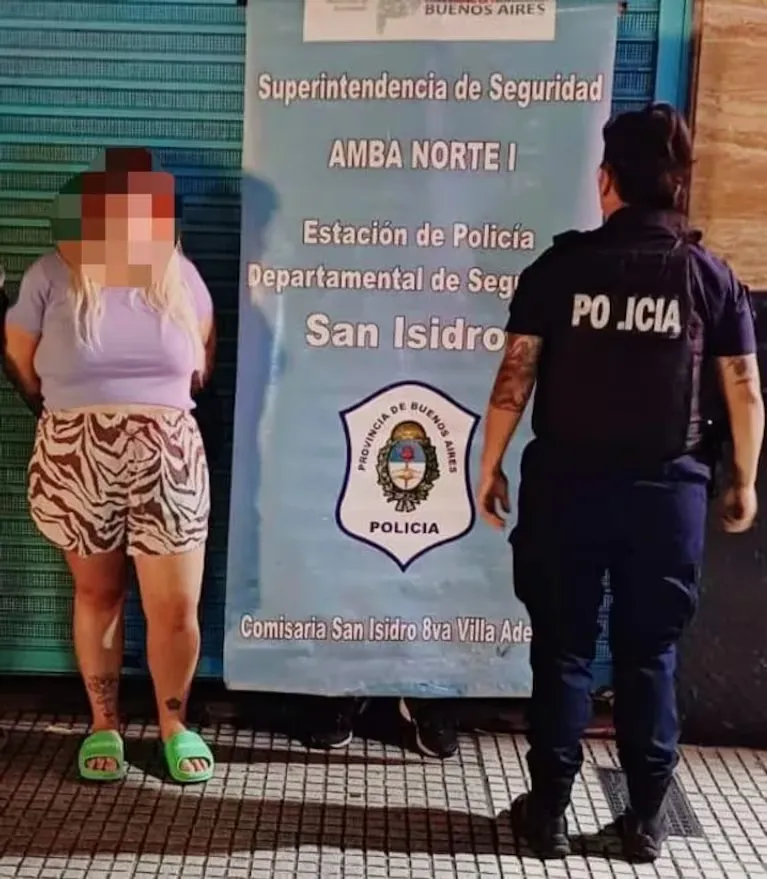Se puso violento con un hombre, la pareja quiso calmarlo y la golpeó