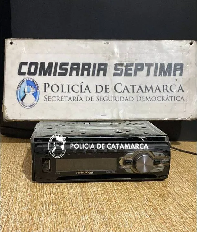 Se quedó encerrada en el baño y la cerrajería le cobró una suma apabullante