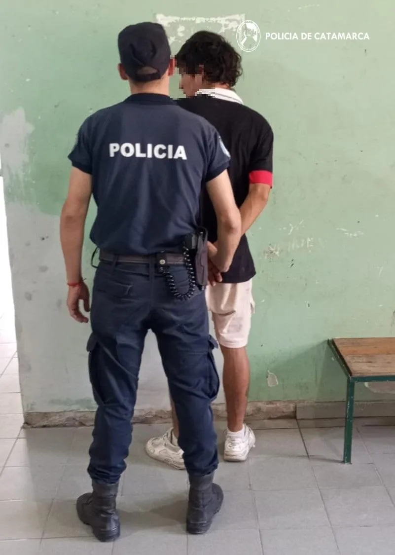 Se robó un tanque de agua y lo trasladaba muy tranquilo ...