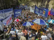 “Se va él, nadie lo echa”: la explicación en Casa Rosada sobre la salida de Adorni