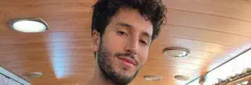 Sebastián Yatra protagonizó una escena sexual en su nueva serie y se volvió viral
