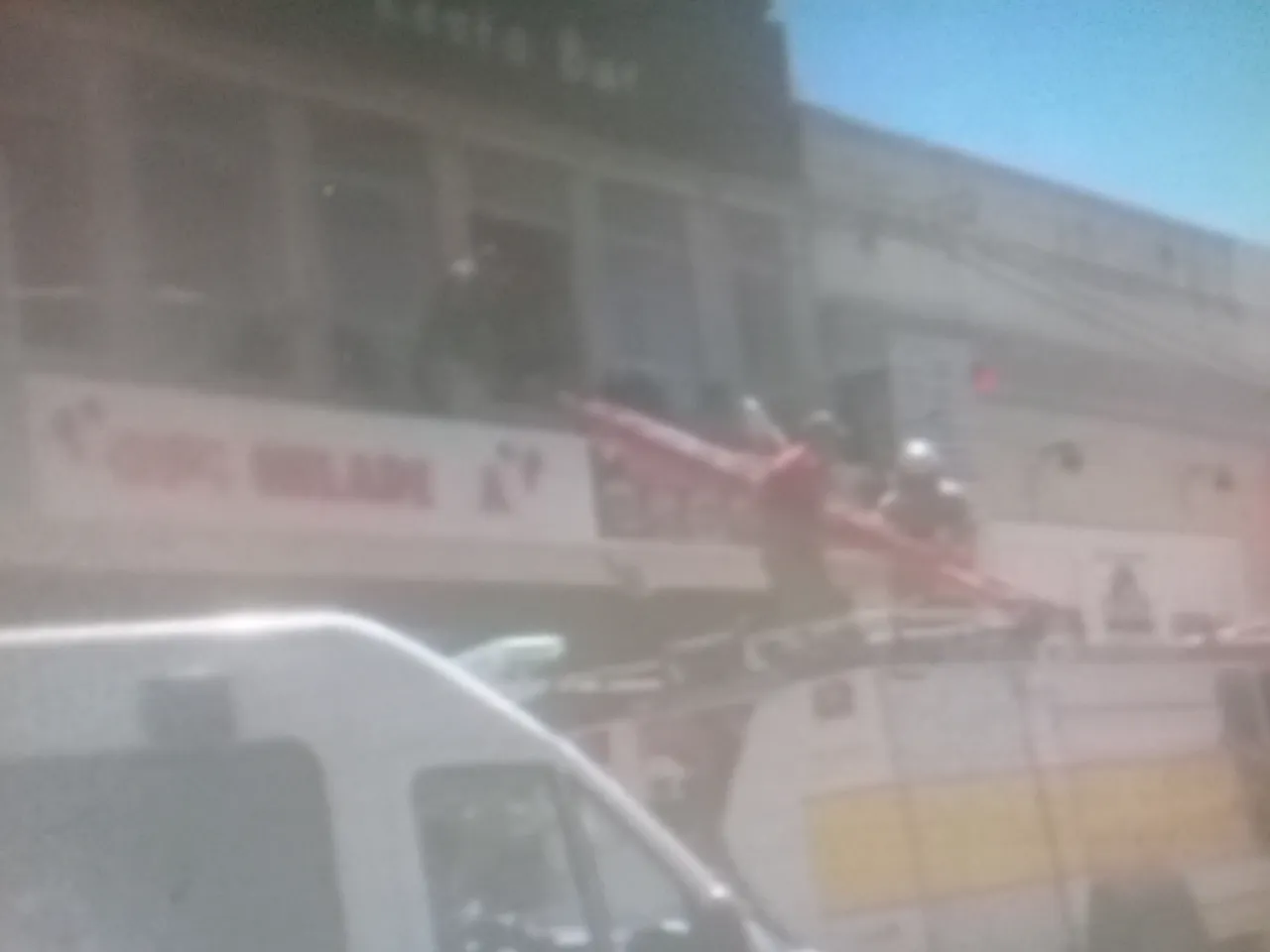 Siguió a su esposo y lo sorprendió en un hotel alojamiento con otro hombre
