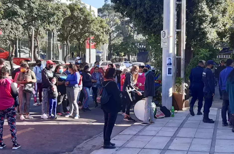 Silvina Escudero desafía al otoño con un body negro