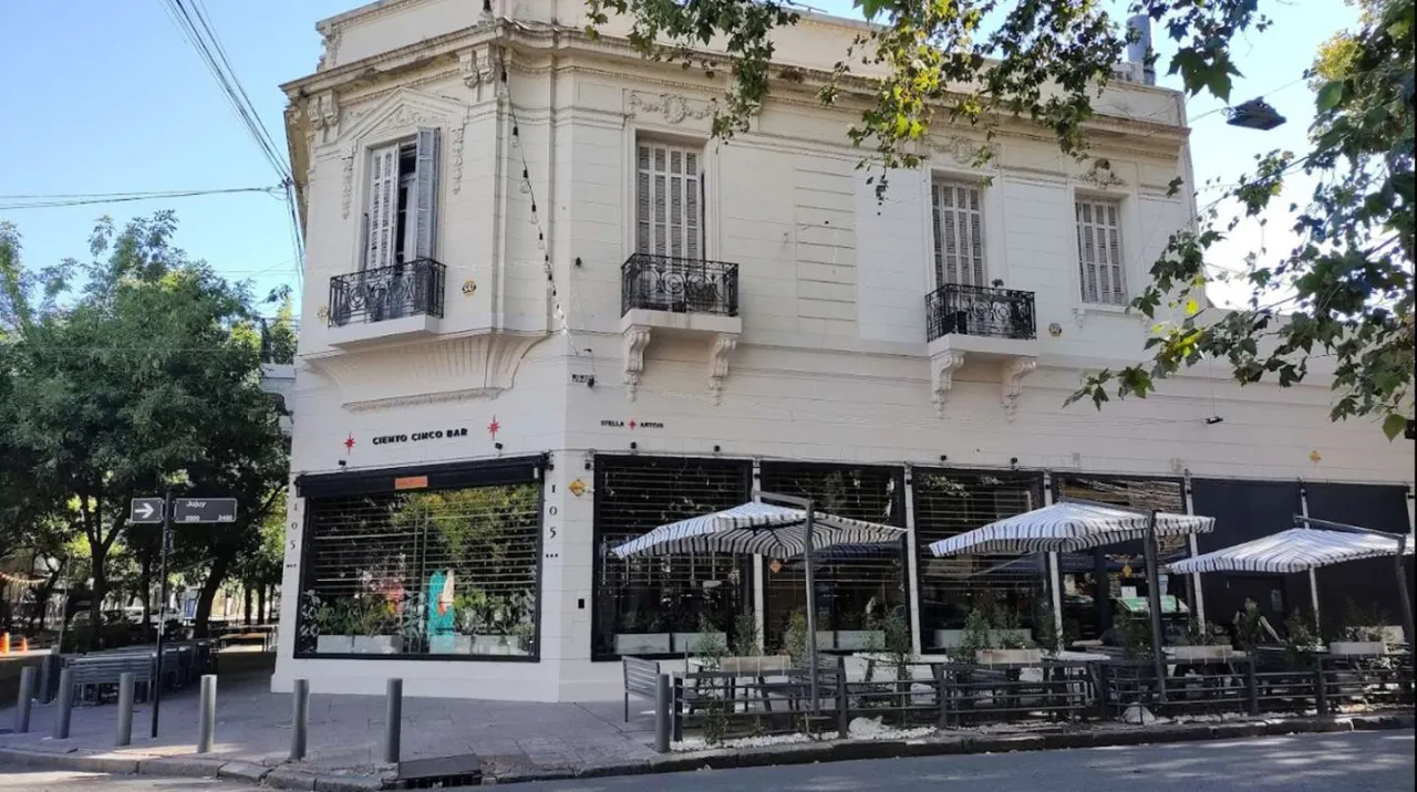 Su hijo lloraba todas las noches y al dar con la causa hallaron algo perturbador en el interior de su habitación