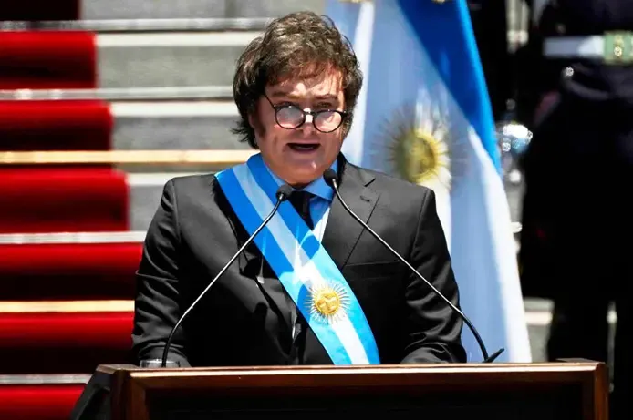Sueldo básico de $500.000 para Docentes