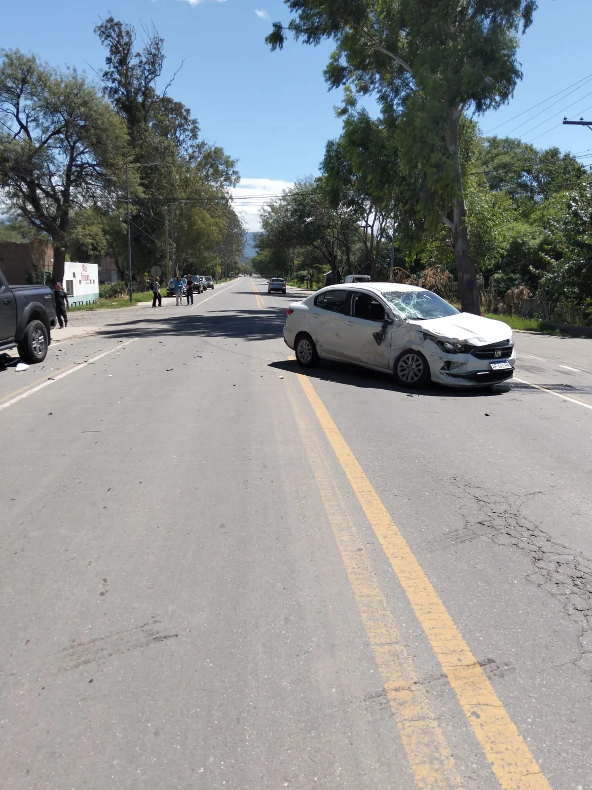 Sujeto golpeó salvajemente a dos hombres