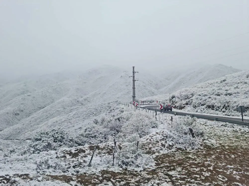 Suspendieron la fecha del fútbol en Pomán por las intensas nevadas y el frío extremo