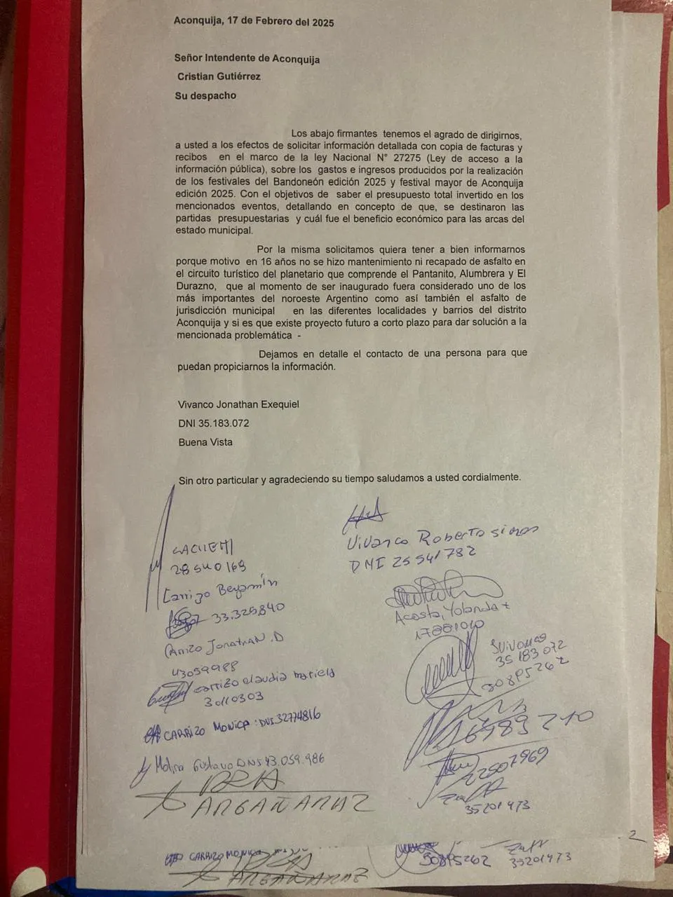 Tiene 2 años, lee libros completos y tiene el coeficiente intelectual de un genio