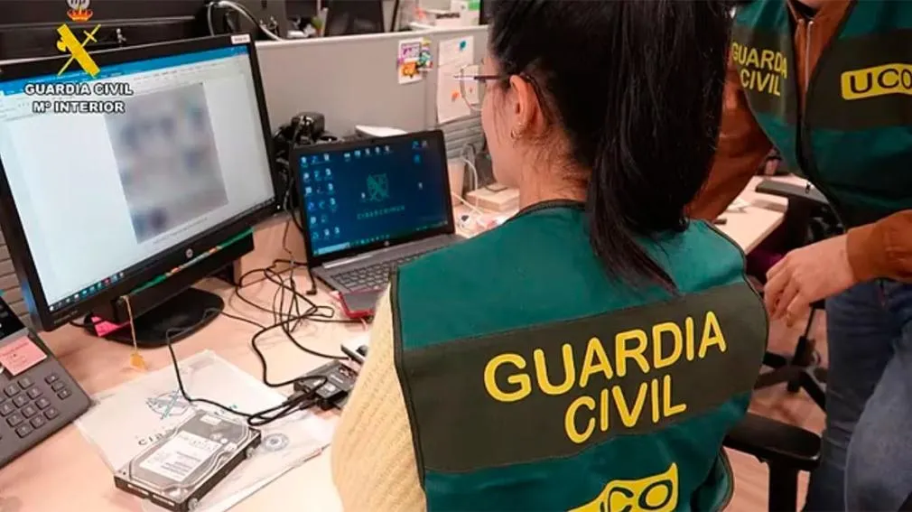 Tiene 26 años, golpeó a su pareja de 17 y terminó tras las rejas