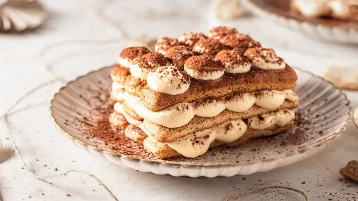 Tiramisú fácil con vainillas y queso crema