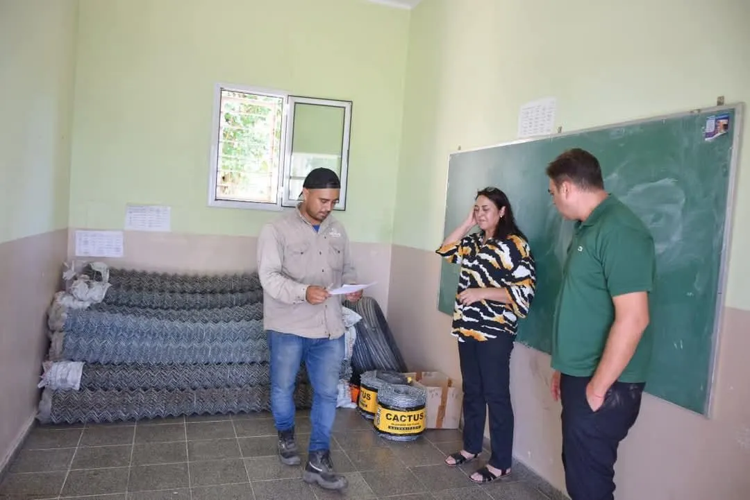 Tomar agua aunque no tengas sed te ayuda a vivir más años
