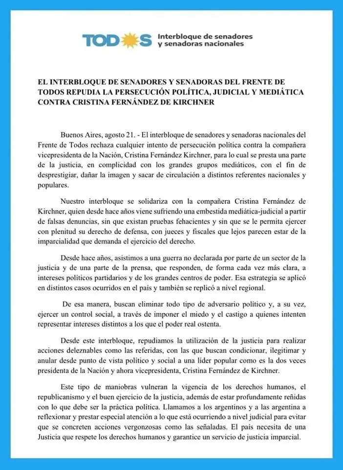 Trabajadores cortan ruta