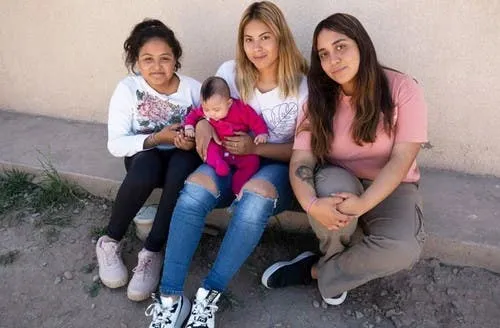 ¡Tranqui las nenas! Salían ebrias del boliche e invitaban a reñir a Policías