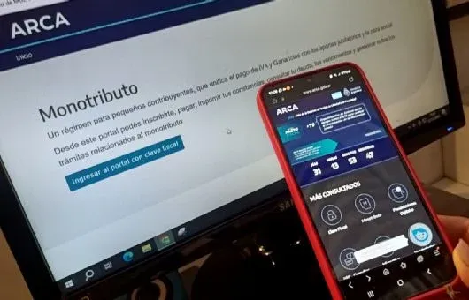 Tremendo: Choque y vuelco en la Capital
