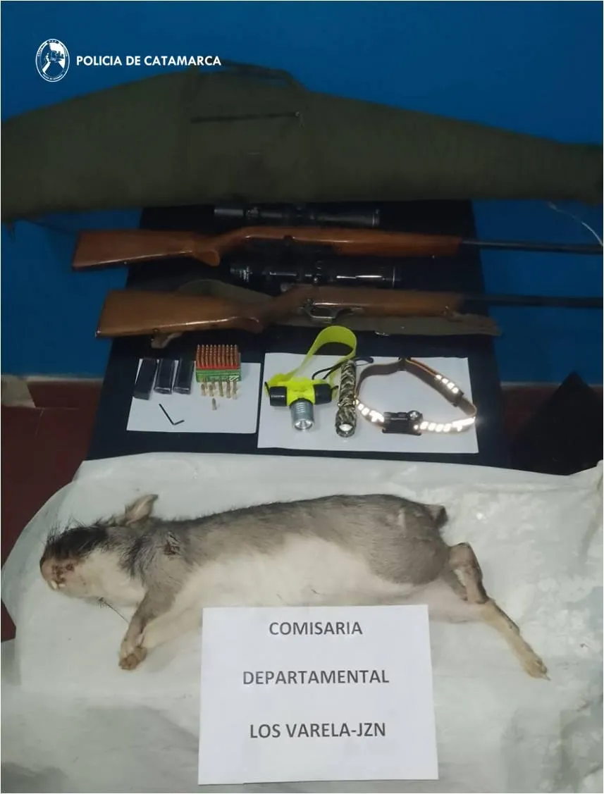 Tuvo que dar a su hijo en adopción y hoy lo busca corriendo maratones con sus datos escritos en la remera