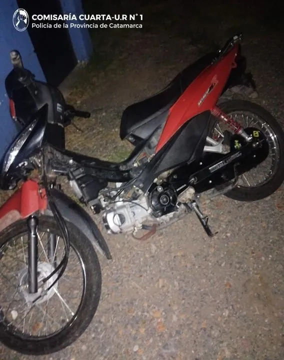 Un camión con acoplado y un auto chocaron de frente