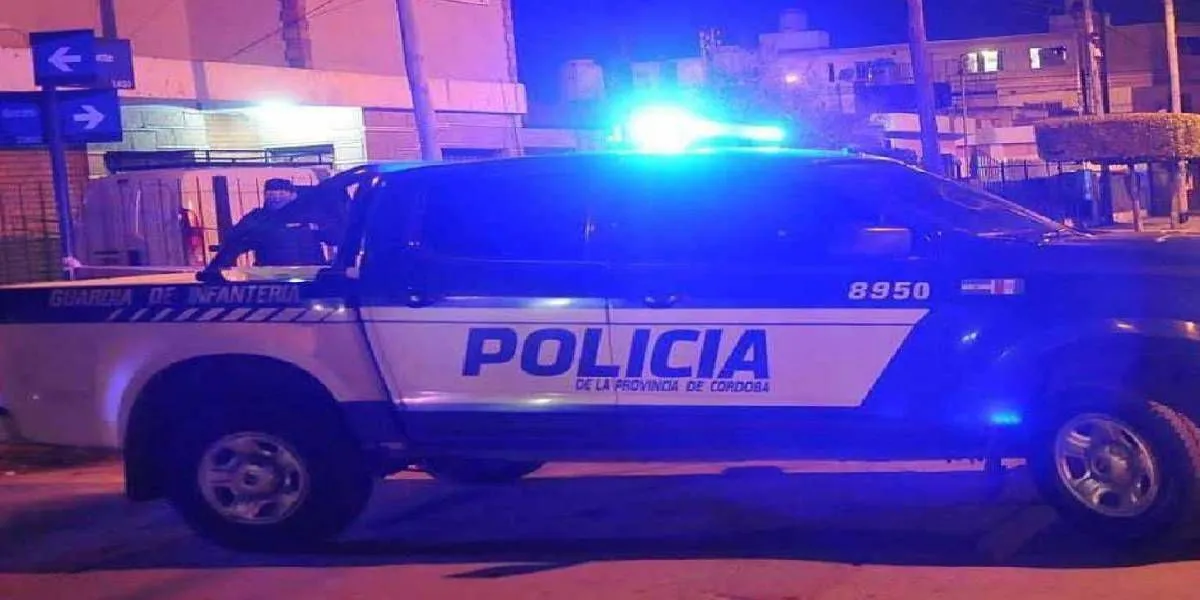 Un chico estaba en clase por Zoom, se “desmuteó” y avisó a todos: “Nos están robando en casa”