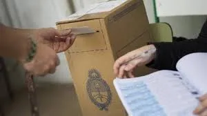 Un condenado por abuso sexual se arrancó la tobillera y se fugó en plena audiencia virtual