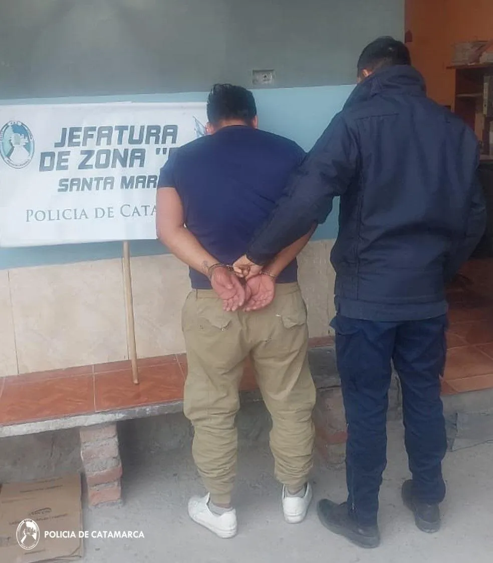 Un delincuente murió en extrañas circunstancias adentro de un patrullero