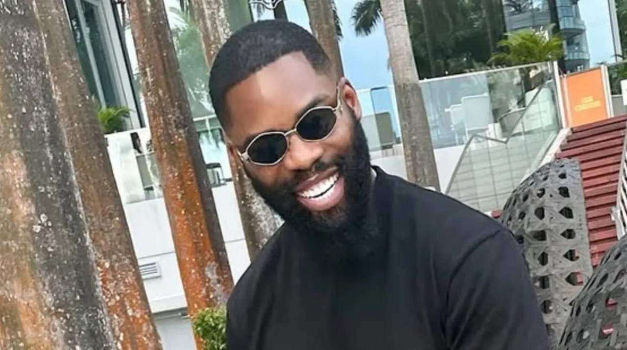 Un empresario e influencer murió después de hacerse un alargamiento de pene