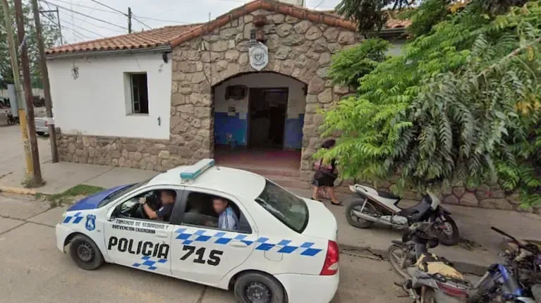 Un hombre de 68 años fue aprehendido por agredir a su pareja de 27