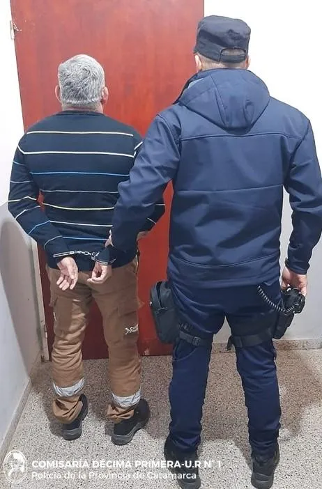Un hombre le pegó cintazos a su hijo, golpeó a su exesposa y un vecino lo baleó para frenar los ataques
