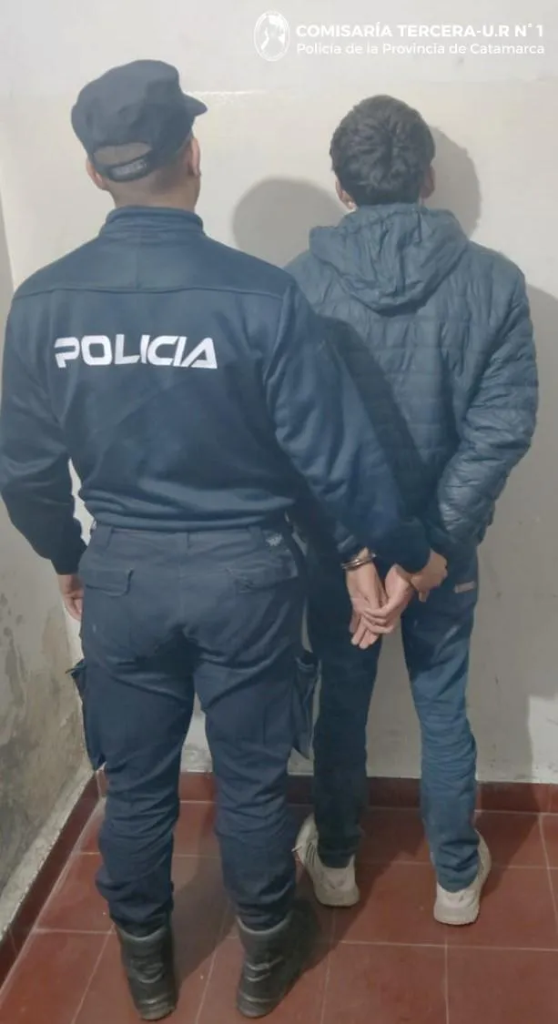 Un hombre mató a su pareja de una puñalada e intentó escapar con un bebé de 11 meses