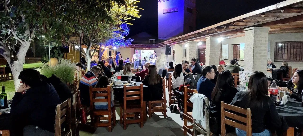 Un local de waffles con forma de pene lleva 14 días clausurado